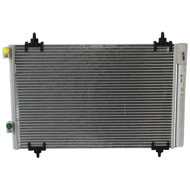 Condensador - Mahle Behr - AC 667 000P